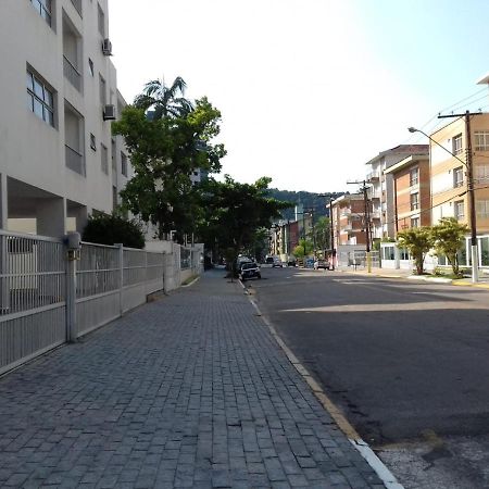A 250M Da Praia Da Enseada Guarujá Esterno foto